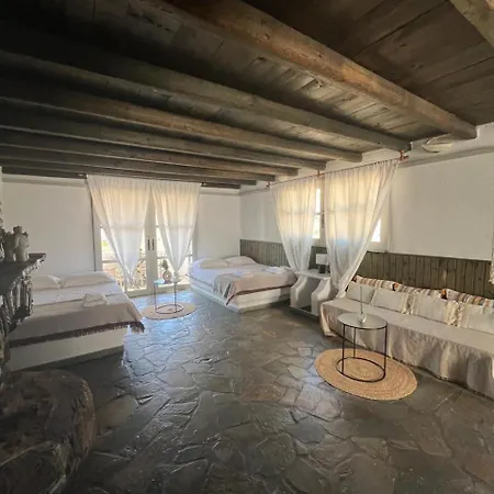 Casa * Páros
