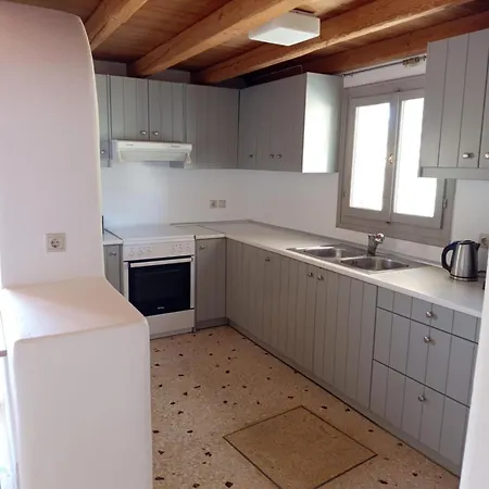 Casa * Páros