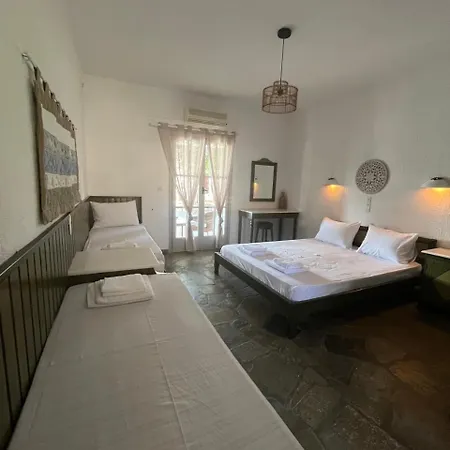Casa * Páros